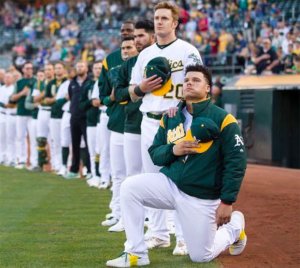bruce_maxwell_national_anthem